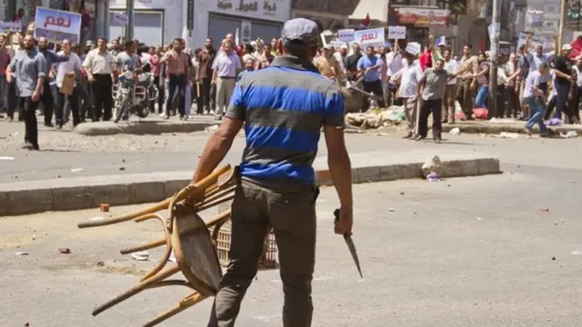 گذشتہ چند روز میں قاہرہ اور دوسرے شہروں میں لاکھوں مظاہرین نے صدر مرسی کے خلاف احتجاج کیا تھا