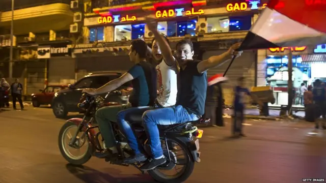 Противники президента встретили речь генерала с ликованием