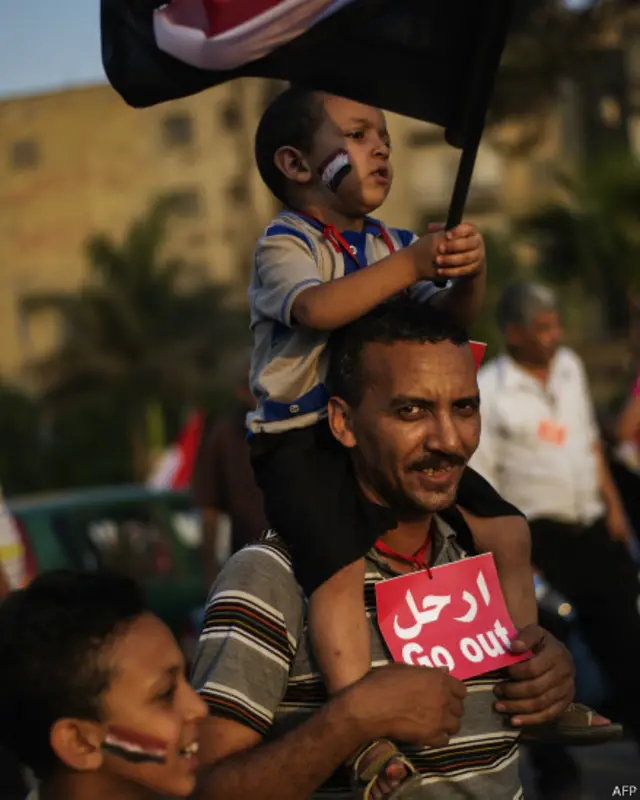 Hombre con niños, AFP