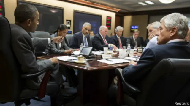 美国总统奥巴马在白宫召集国家安全官员会议