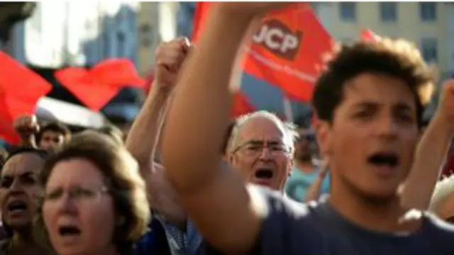 متظاهرون برتغاليون