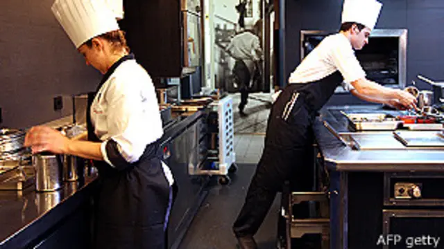 巴黎一家餐馆的厨师