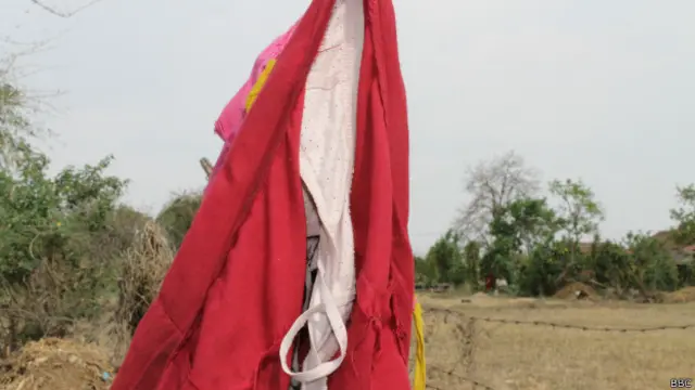 بھارت میں خواتین شرم کی وجہ سے اپنے انڈر گارمینٹس تک کھلے میں نہیں سکھاتی ہیں 