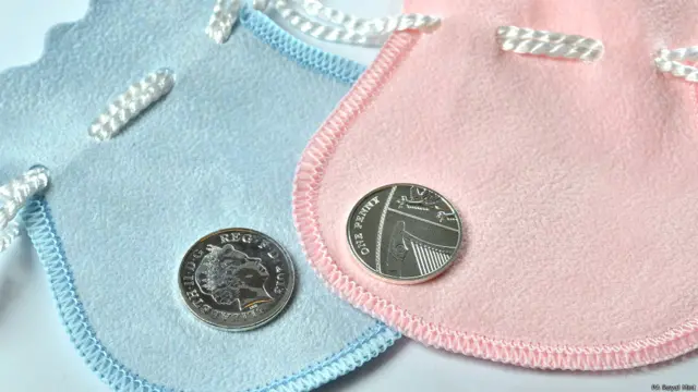 王室宝宝纪念银币