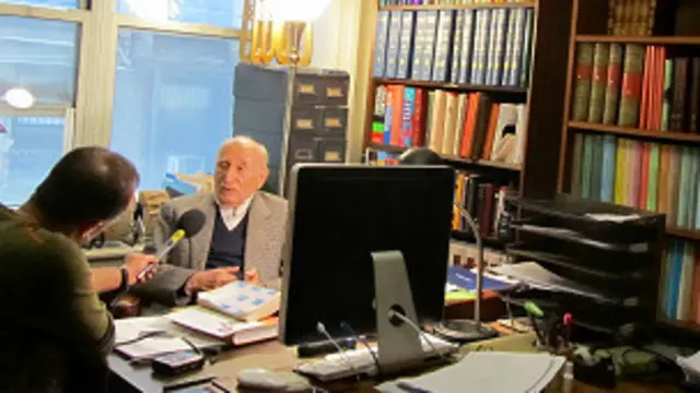 احسان یارشاطر از زمان پیروزی انقلاب اسلامی به ایران نرفته و میگوید "مطلقا" تمایلی برای بازگشت به کشور را ندارد، به خصوص که شنیده کوچه و خیابانها دیگر شکل و شمایلی از ایام قدیم را ندارند