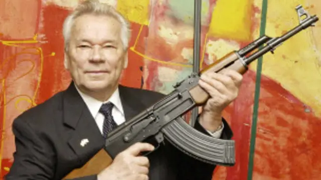  په یوه مرکه کې میخایل کلاشینکوف ویلي و که د کلاشینکوف پرځای یې د وښو ماشین جوړ کړی وای نو ډېر شتمن به و.