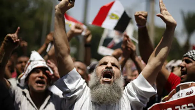 په دغو مظاهرو کې د اخوان المسلمین زرګونو پلویانو ګډون کړی و.