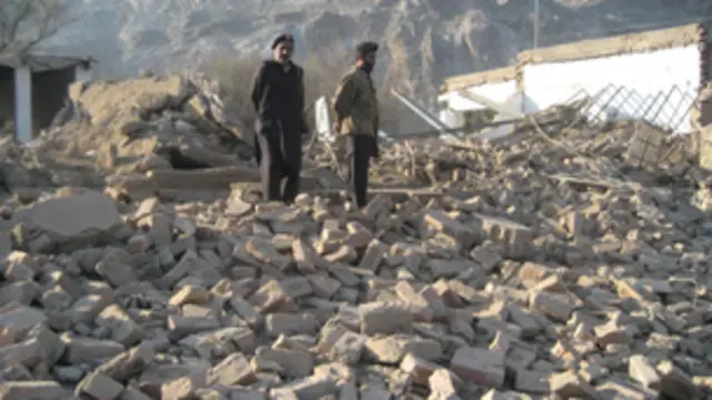 قبائلی عمائدین کا کہنا ہے کہ ٹرانسپورٹ، ادویات اور خوراک کے بندوبست کے ساتھ ساتھ دیگر نقصانات کا مکمل ازالہ کیا جائے۔