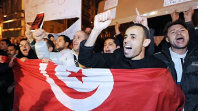 Des manifestants tunisiens