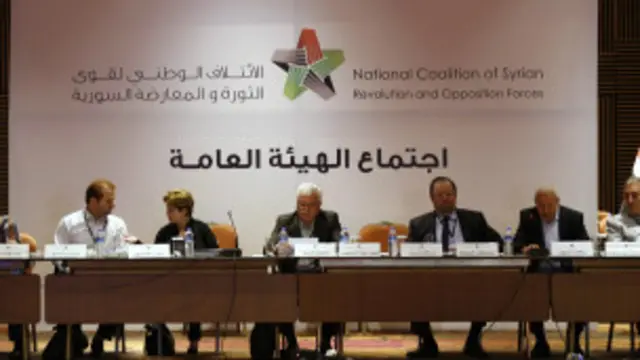 سوري اپوزسيون د امريکا ترمشرۍ د لويديځ تر سخت فشار لاندې دى چې د سولې کنفرانس کې د گډون لپاره د "هو" ځواب ورکړي.