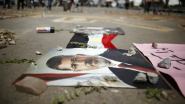 मिस्र की जनता के लाखों की तादाद में सड़कों पर उतरने के बाद सेना ने मुर्सी को सत्ता से हटा दिया था. 