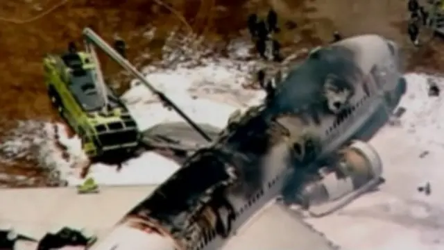 Avião parece ter se chocado com a pista durante a aterrissagem