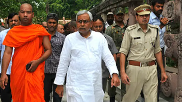 धमाके के बाद महाबोधि मंदिर परिसर पहुंचे नीतीश कुमार