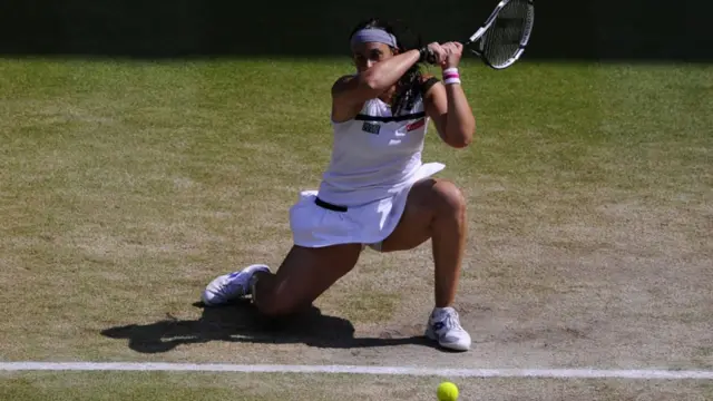 اٹھائیس سالہ ماریان بارٹولی کا یہ گرینڈ سلیم ٹائٹل ہے۔ وہ پانچ سال پہلے ویمبلڈن فائنل میں امریکہ کی سرینا ولیم سے ہار گئی تھیں۔