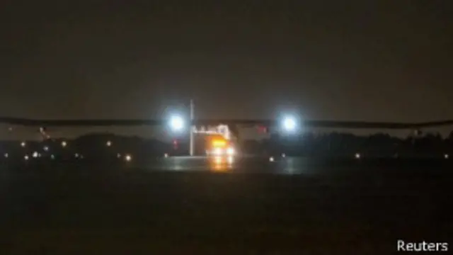 400 किलो वजनी बैटरी के सहारे विमान रात को भी उड़ पाया