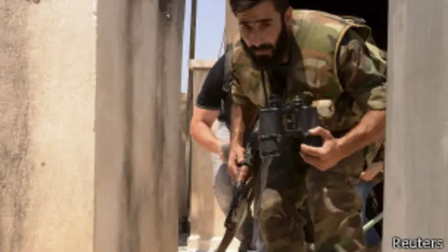 دعا الإخوان المسلمين الغرب للوفاء بالتزامته وتسليح المعارضة. 