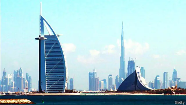 صدها هزار ایرانی مقیم امارات متحده عربی‌اند و هزاران شرکت ایرانی در این کشور فعالیت می‌کنند