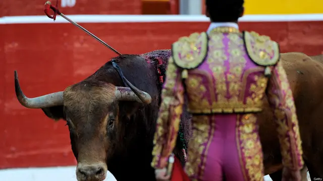 स्पेन में बुल फाइटिंग