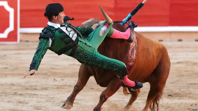 स्पेन में बुल फाइटिंग