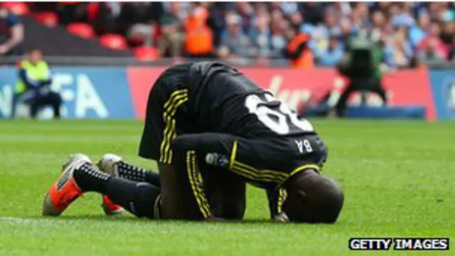  Футбол оламида мусулмон ўйинчилар нуфузи ва табиийки, Исломий амаллар ижроси ҳам кучайган.