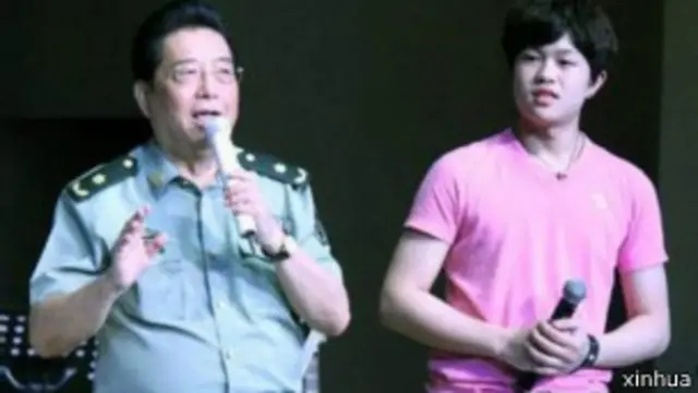 李雙江（左）和李天一父子