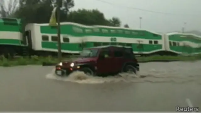 Chuvas alagam estradas de Toronto | Foto: Reuters