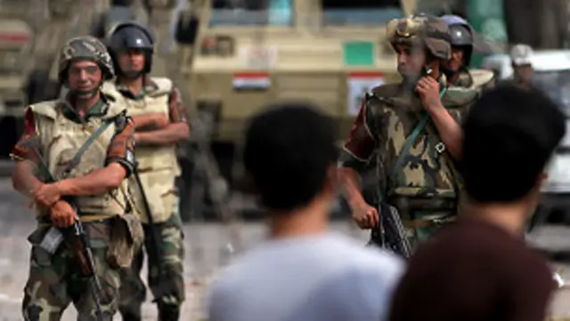 مصر کې پوځ ولسمشر محمد مرسي ګوښه او پر ځای یې عدلي محمود منصور د دغه هېواد موقت ولسمشر وټاکه.