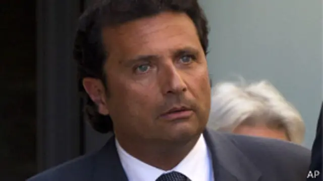 Бывший капитан "Коста Конкордии" Франческо Скеттино 