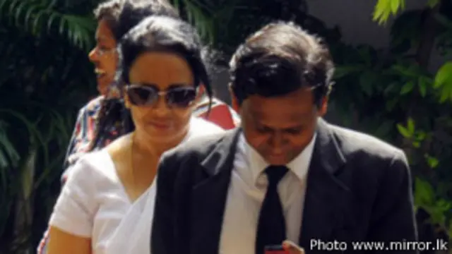 Vaas Gunawardene's wife, Shyamali Perera arriving at court (file photo)