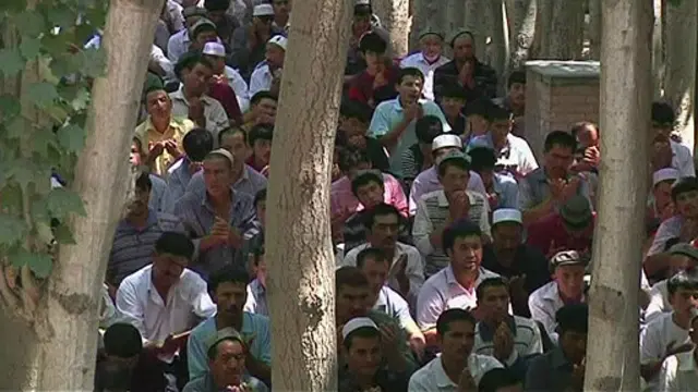 伊力哈木·土赫提表示,“中国政府在新疆的镇压不会使维吾尔人放弃宗教,宗教信仰很可能会越来越强烈。”