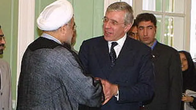 جک استرا می گوید درباره ریاست جمهوری حسن روحانی دو خطر وجود دارد: یکی اینکه فکر کنیم هیچ چیز تغییر نکرده، و دوم اینکه فکر کنیم همه چیز عوض شده است. 