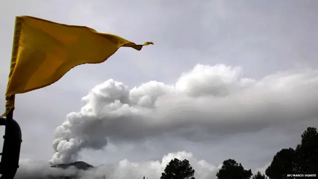 मैक्सिको का पोपोकाटेपेटल ज्वालामुखी सक्रिय हो गया है