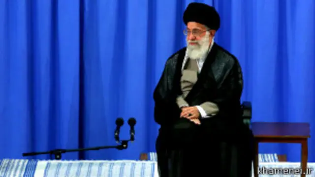 فرمانده پلیس ایران گفته بود که حصر خانگی موسوی و کروبی به دستور رهبر جمهوری اسلامی ایران صورت گرفته است