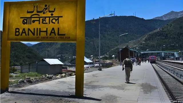 कश्मीर, रेल