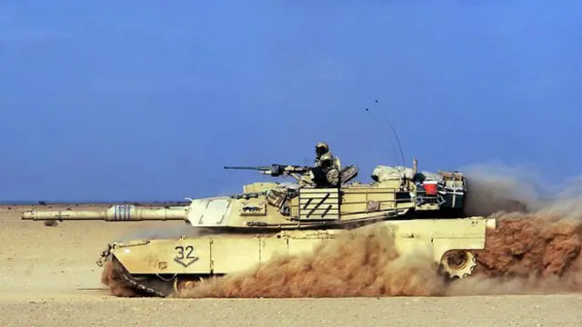 Los tanques M1 Abrams del ejército estadounidense, como el que se ve aquí en Irak, son sumamente móviles y están diseñados para las guerras modernas. 