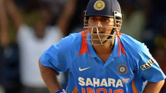 دھونی کو مسلسل چھٹی بار ایک روزہ ٹیم کے لیے شامل کیا گیا ہے