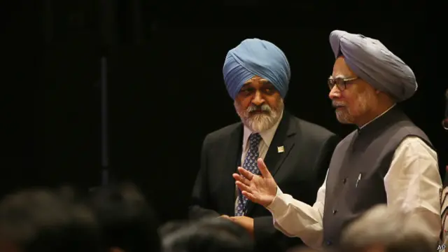 मोंटेक सिंह अहलूवालिया और मनमोहन सिंह