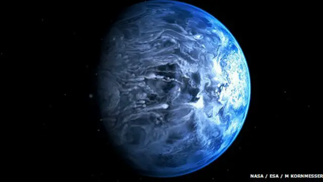 Planet berwarna biru
