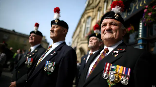 里格比生前所在部队--皇家炮兵团的老兵出席为他举办的军事葬礼。 