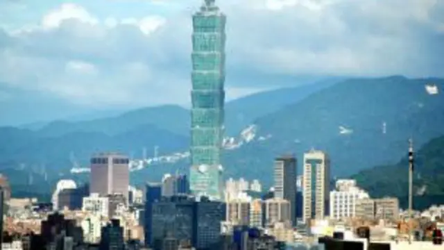 国际透明组织调查及英国媒体的引述，再度引起民调支持率已甚低的马英九尴尬。