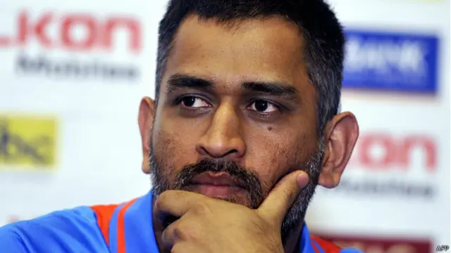  धोनी ने गंभीरता से स्वीकार किया कि ऑस्ट्रेलिया और दक्षिण अफ्रीका के ख़िलाफ होने वाली टेस्ट सिरीज़ पर भी उनकी नज़र है. (फाइल फोटो)