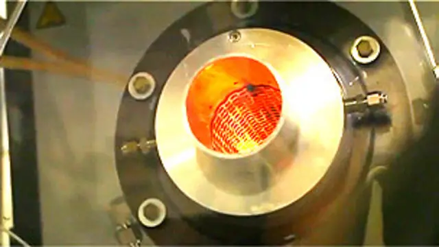 Horno donde se producen los nanotubos de carbono en la Universidad de Cambridge Foto gentileza Universidad de Cambridge