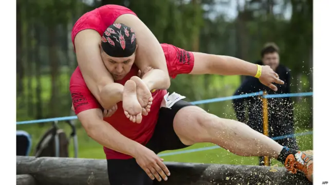 wife carrying race