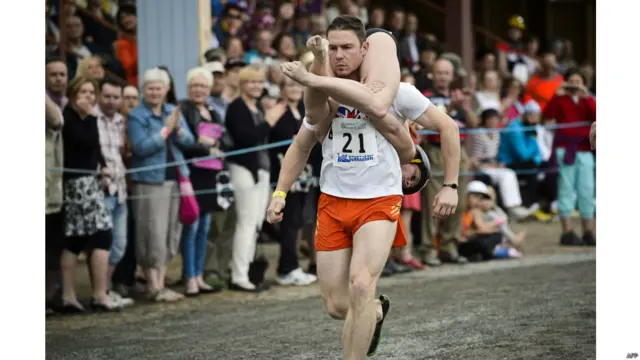 wife carrying race