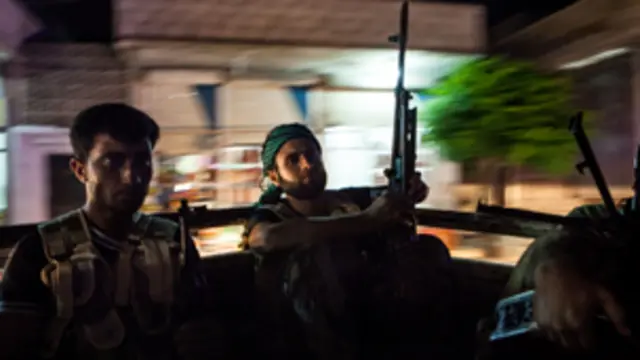 تخوض القوات السورية قتالا ضاريا في الحي ضد مسلحي المعارضة