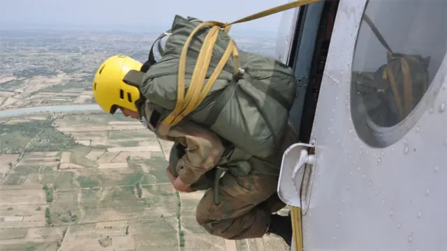 पाकिस्तान, महिला पैरा ट्रूपर्स