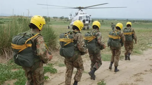 पाकिस्तान, महिला पैरा ट्रूपर्स