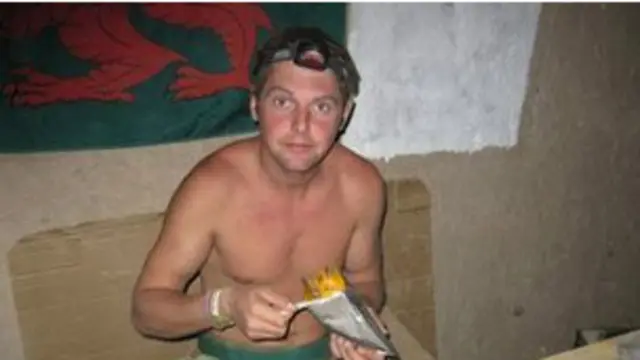 स्टेफोर्डशायर के राष्ट्रीय स्मारक उद्यान में कॉलिंस का नाम नहीं लिखा हुआ.