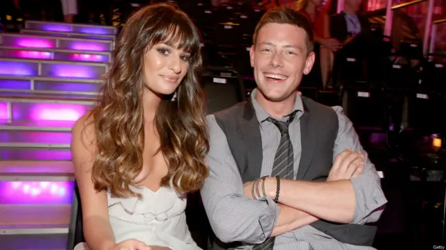 Cory Monteith junto Lea Michele, coprotagonista y novia