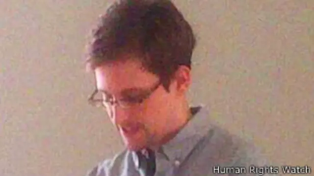 Эдвард Сноуден в московском аэропорту Шереметьево 12 июля 2013 года